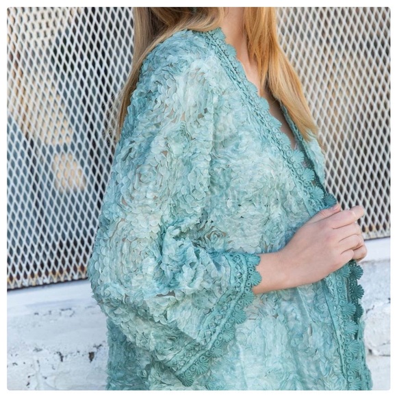 Jewel Teal 3D Lace and Crochet Cardigan - Picture 2 of 8